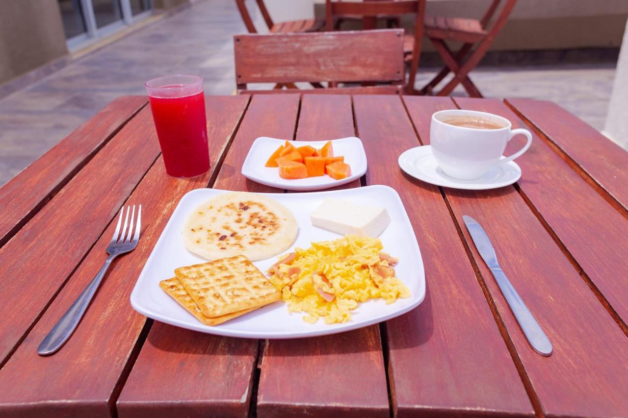 Hotel Ribera Sinu Montería Екстериор снимка