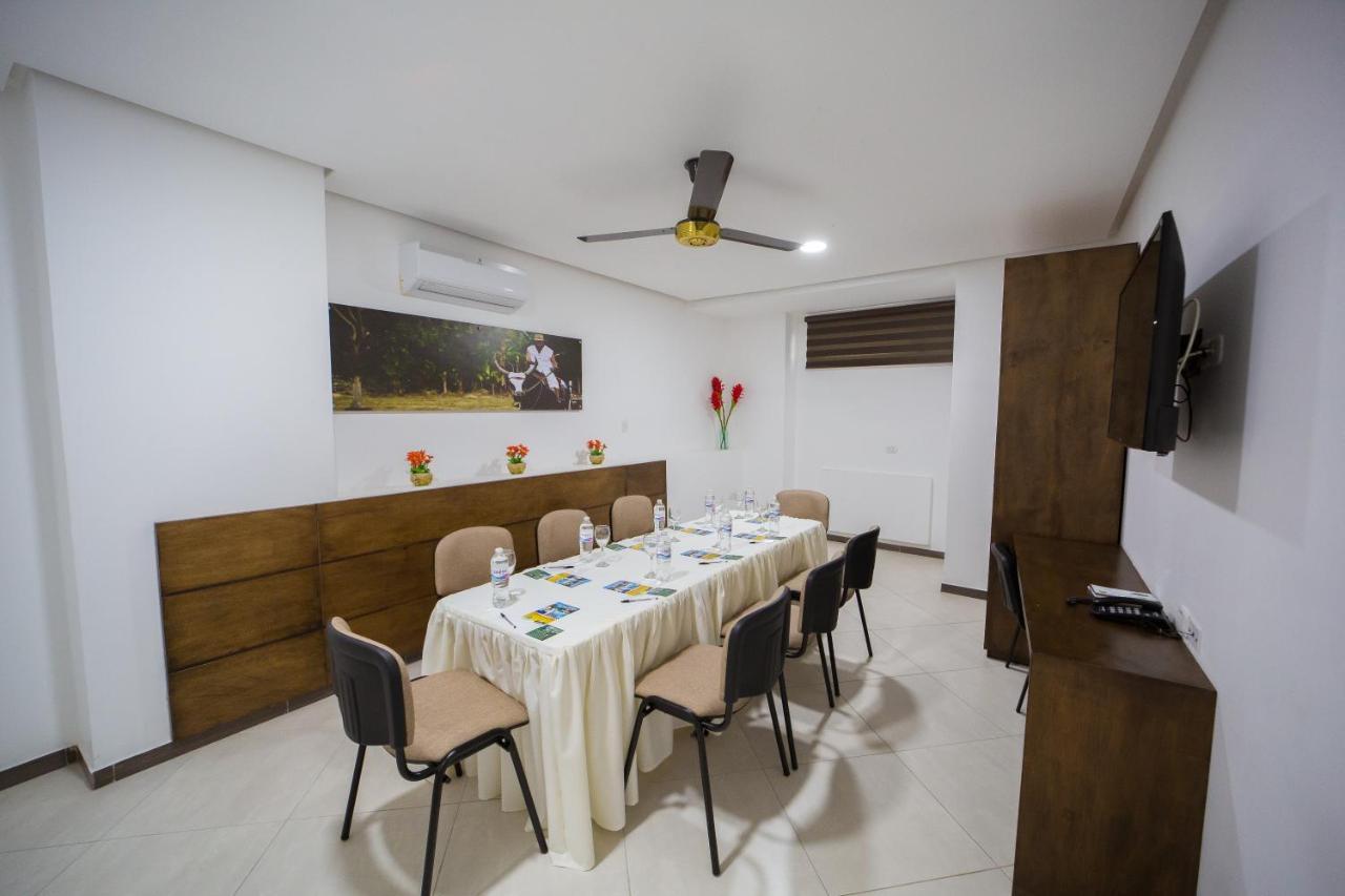 Hotel Ribera Sinu Montería Екстериор снимка